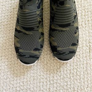 Yellow box Julisa camo shoes